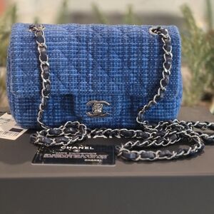 Chanel timeless /classique cloth crossbody bag